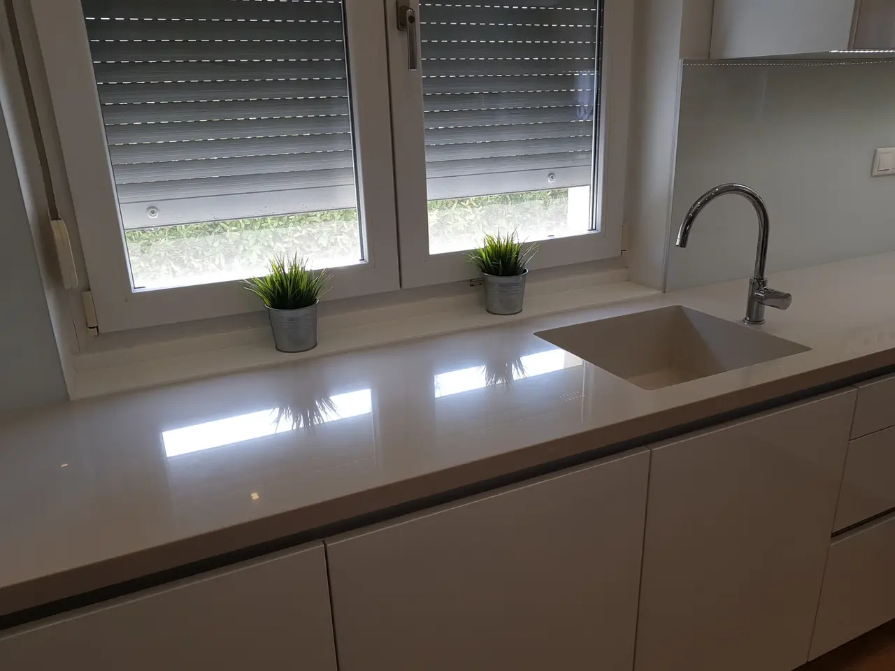 Corian pult — varratmentes él, PeterFaDesign munkája